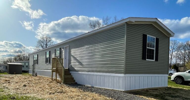 27 SKYLINE DRIVE - Best manufactured home in Deer Lakes Tarentum PA (8)