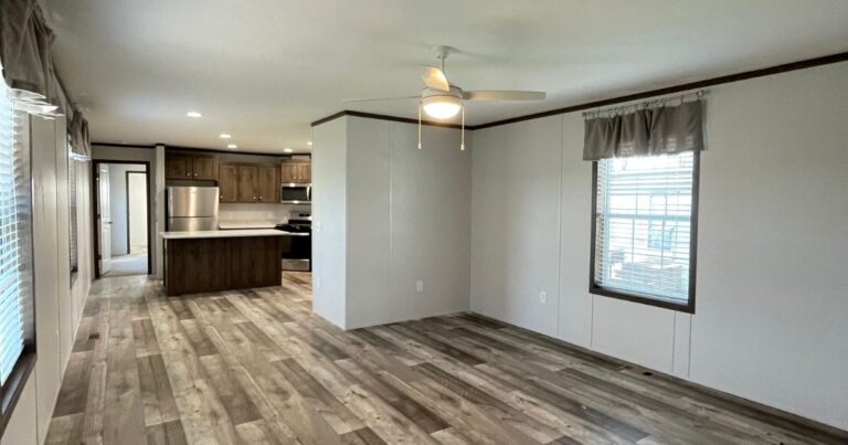 27 SKYLINE DRIVE - Best manufactured home in Deer Lakes Tarentum PA (9)
