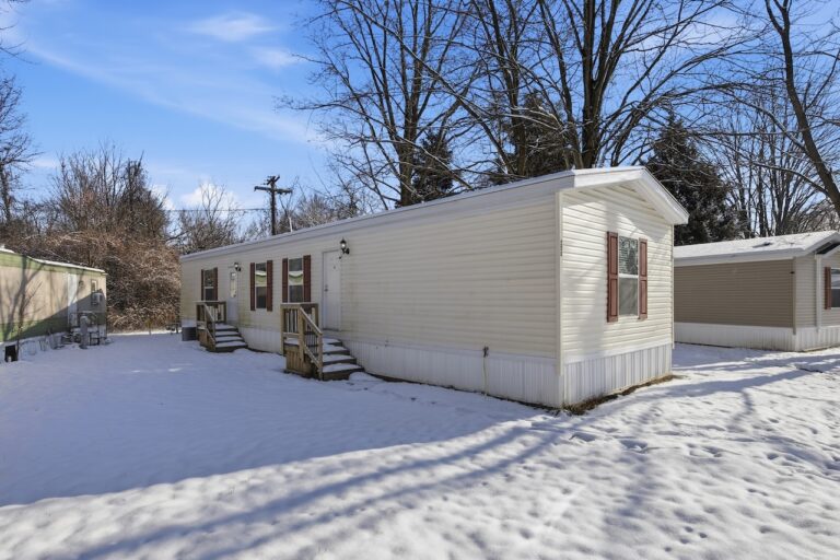 best manufactured home in royal village toledo - Lot 2081