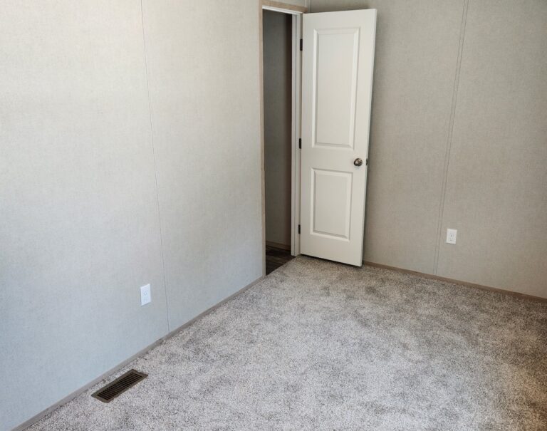 manufactured home in scottdale Hilltop - lot 13300001