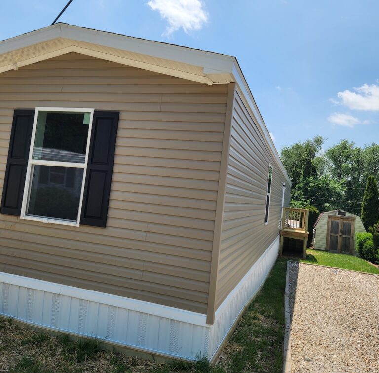 manufactured home in scottdale Hilltop - lot 13300003