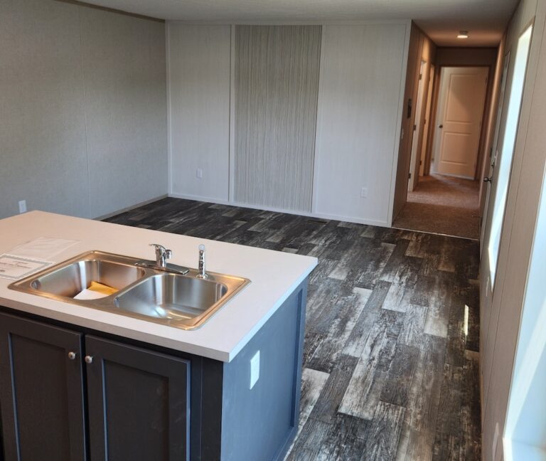 manufactured home in scottdale Hilltop - lot 13300010