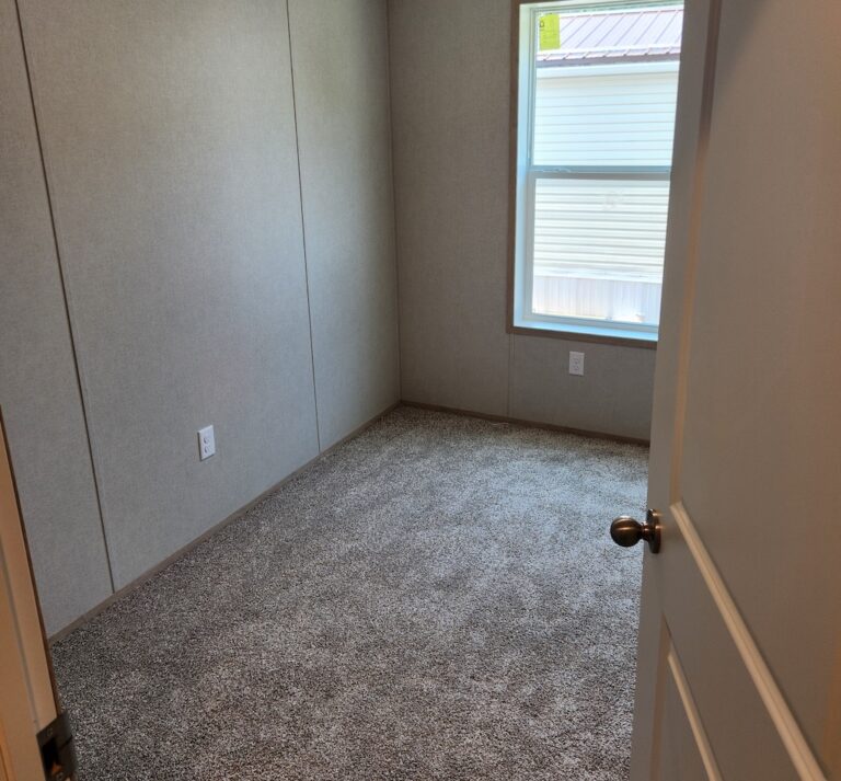 manufactured home in scottdale Hilltop - lot 13300011