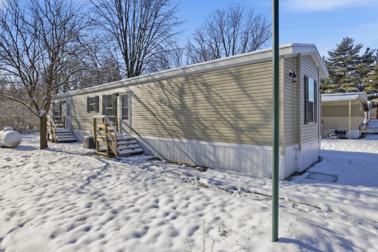 best manufactured home in royal village toledo - Lot 109 - 1