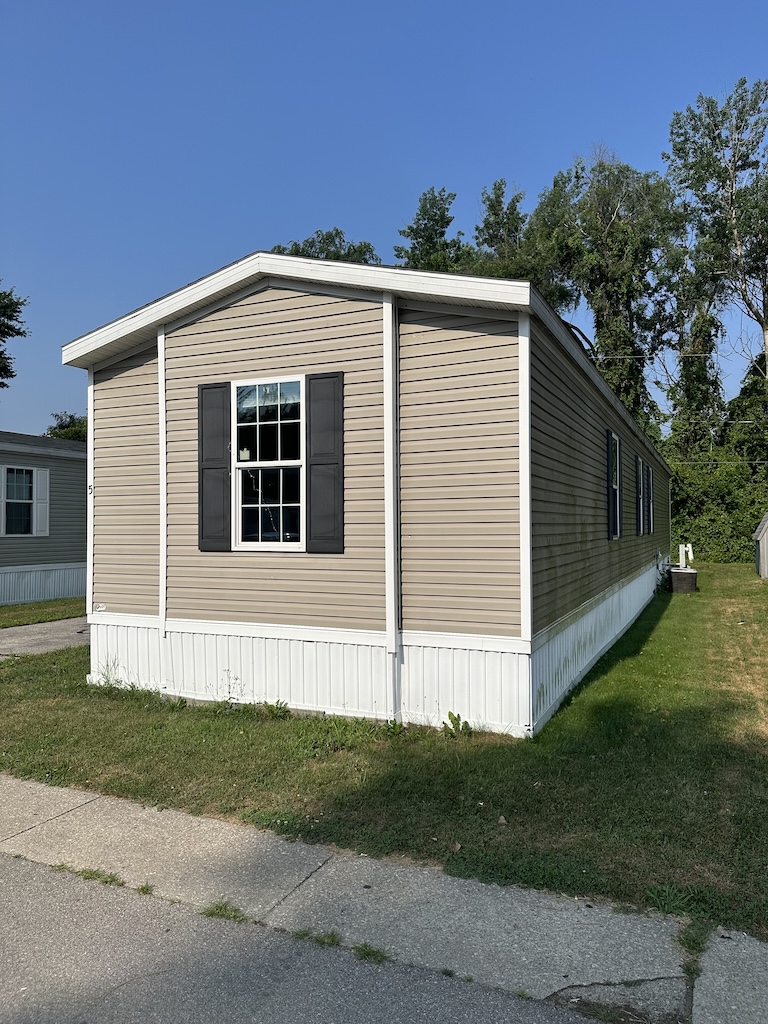 manufactured home in toledo dutch housing lot 5 - 00001