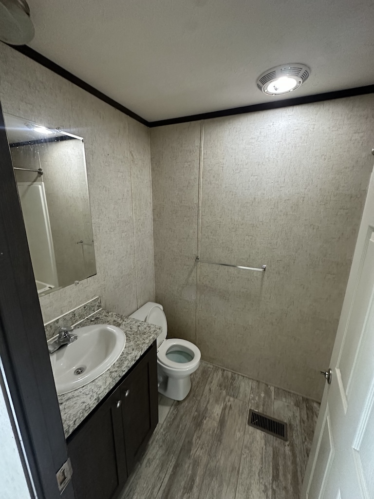 manufactured home in toledo dutch housing lot 5 - 00005