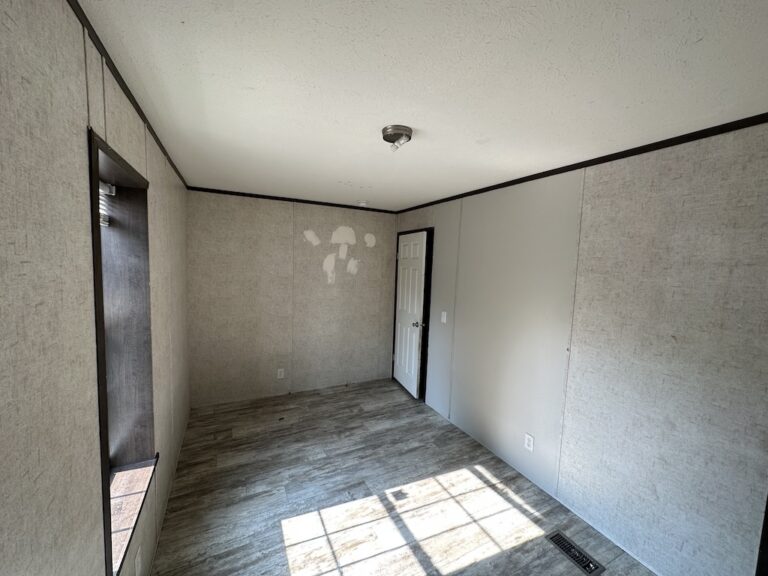 manufactured home in toledo dutch housing lot 5 - 00009