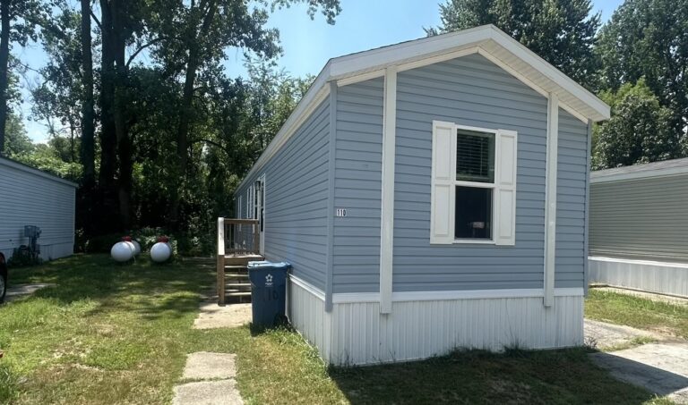 best manufactured home in royal village toledo ohio lot 110 - 00001