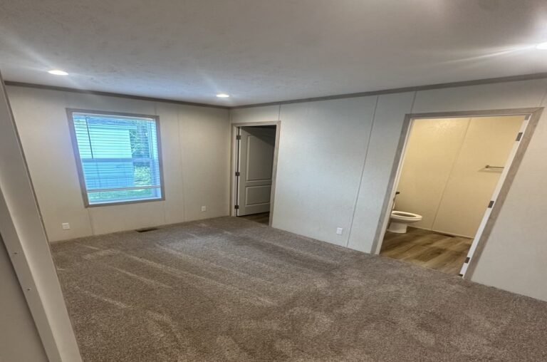 best manufactured home in royal village toledo ohio lot 110 - 00002