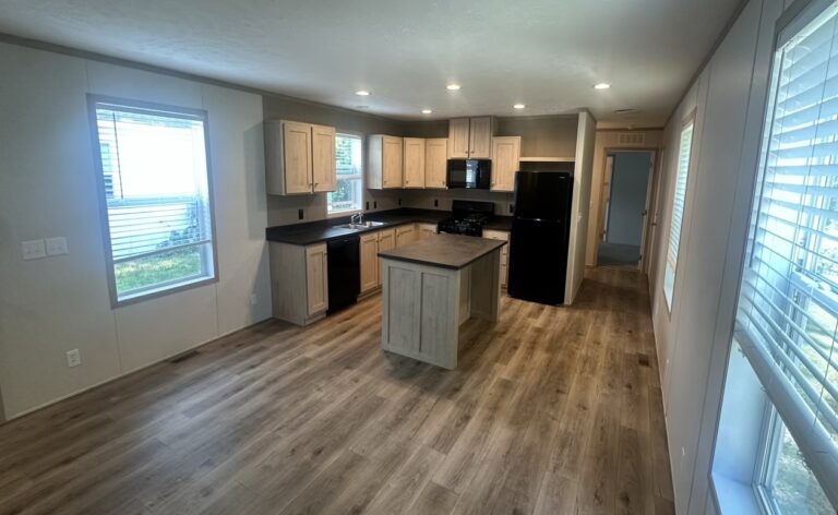 best manufactured home in royal village toledo ohio lot 110 - 00005