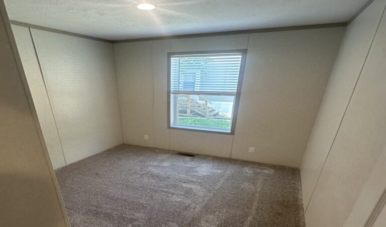 best manufactured home in royal village toledo ohio lot 110 - 00007