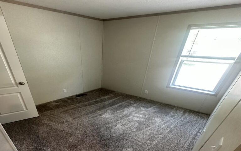 best manufactured home in royal village toledo ohio lot 110 - 00008