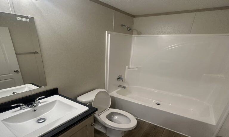 best manufactured home in royal village toledo ohio lot 110 - 00009