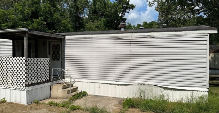 best manufactured home in royal village toledo ohio lot 147 - 00001