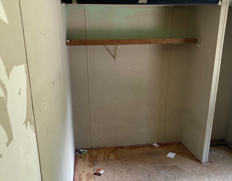 best manufactured home in royal village toledo ohio lot 147 - 00010