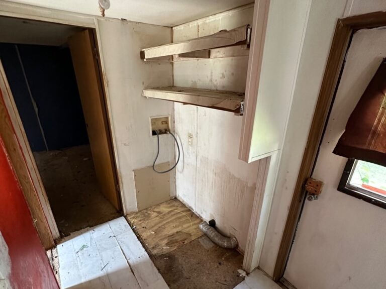 best manufactured home in royal village toledo ohio lot 147 - 00014