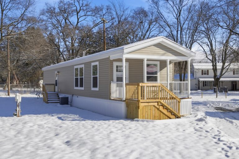 best manufactured home in royal village toledo - Lot 139 - 1