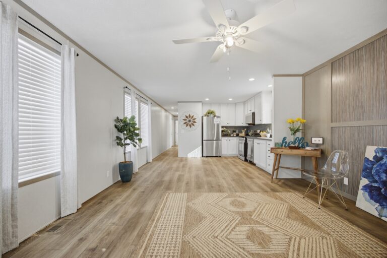 best manufactured home in royal village toledo - Lot 139 - 2