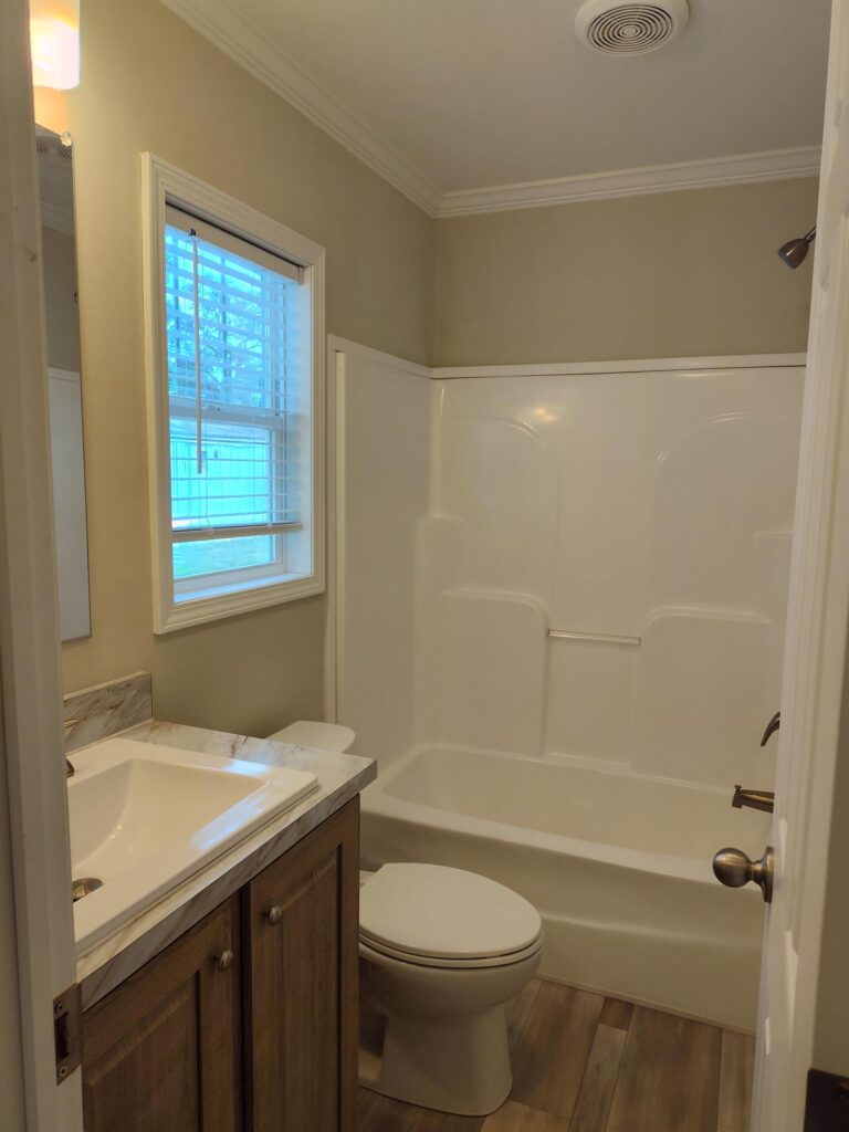 manufactured home in pinewood - lot b2 - clayton - 18