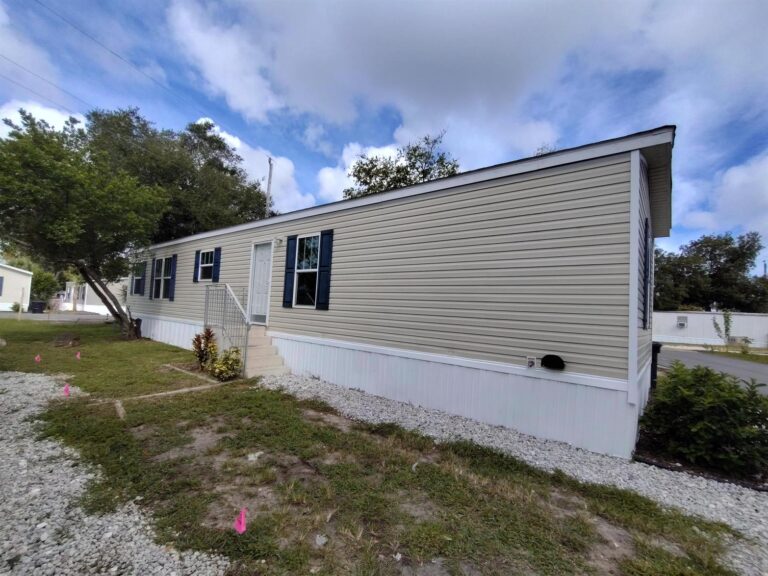 manufactured home in pinewood - lot b2 - clayton - 2