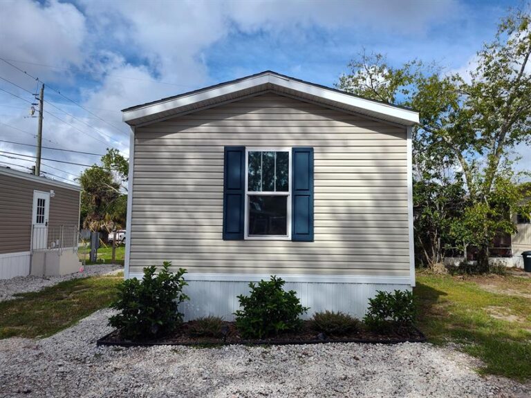 manufactured home in pinewood - lot b2 - clayton - 1